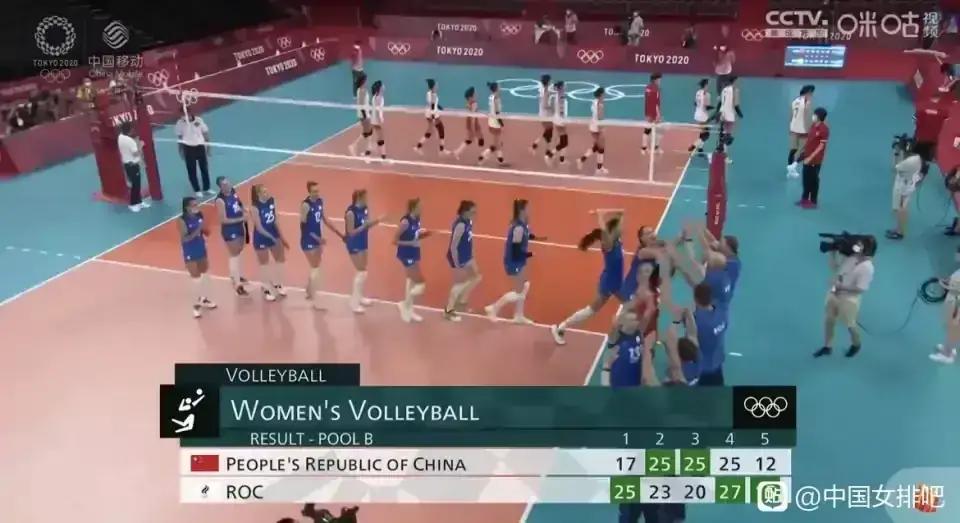 太美了！中国女排奥运首次胜利的集体合照