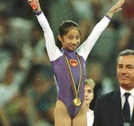 她曾是体操冠军，18岁患病被国家队开除，今成美国身价上亿女总裁