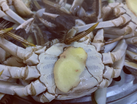 螃蟹清蒸水煮都不对，老渔民这个做法更鲜香，保留螃蟹最鲜的味道