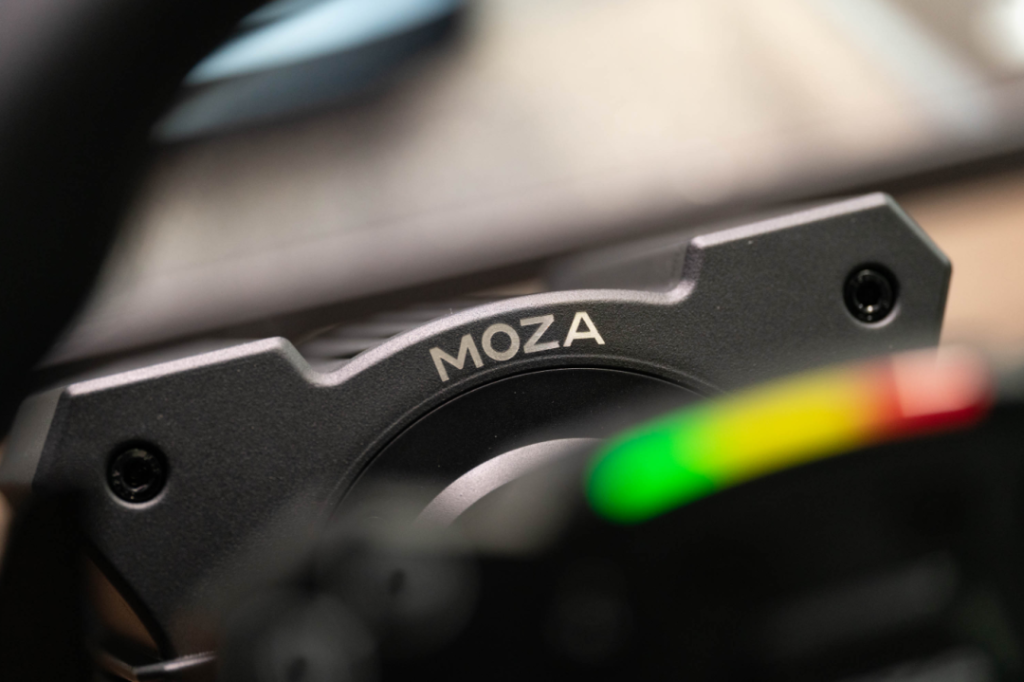 Moza R5方向盘评测：属于罗技的时代结束了